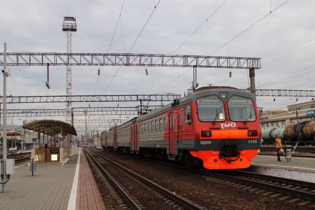 Эд9м новороссийск. Электричка седина северская. Электричка кубань - новороссийск. Электричка новороссийск. Электричка седина северская.
