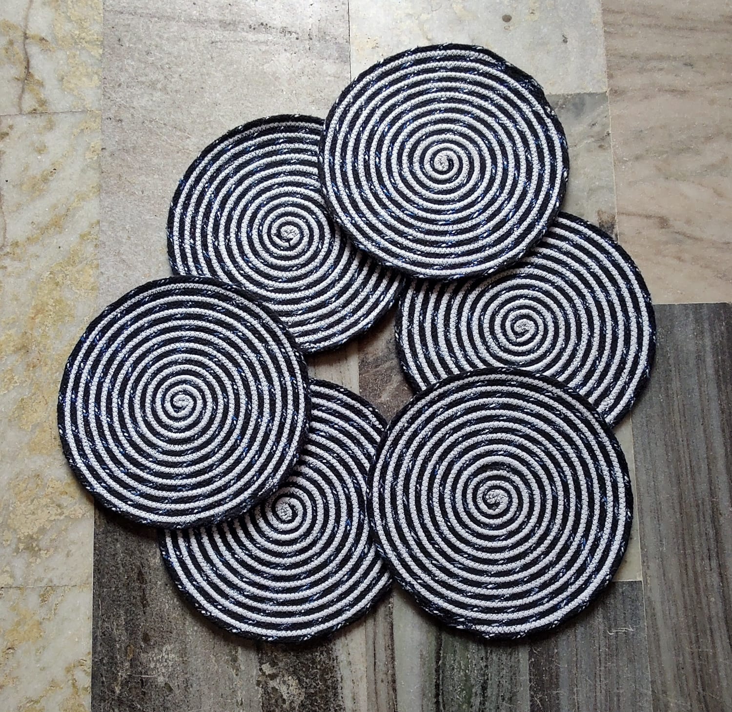 Black & White Spiral tablemat (set of 6 pcs)