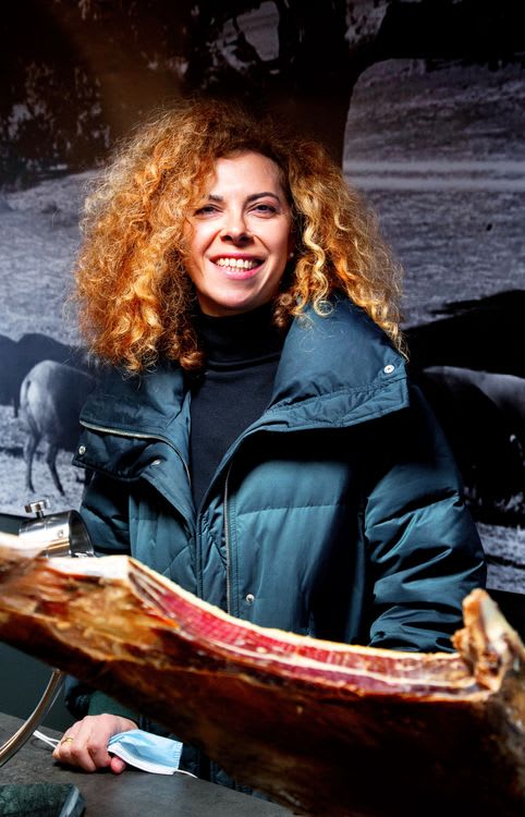 Khatuna, La Casa Lukas