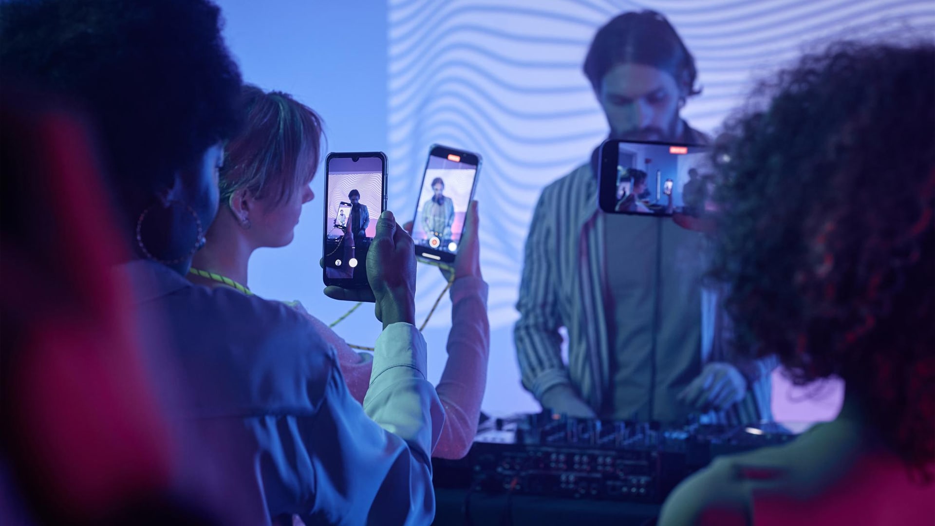 Live Streaming Apps for Music & Concerts: Boost Engagement & Maximize Monetization