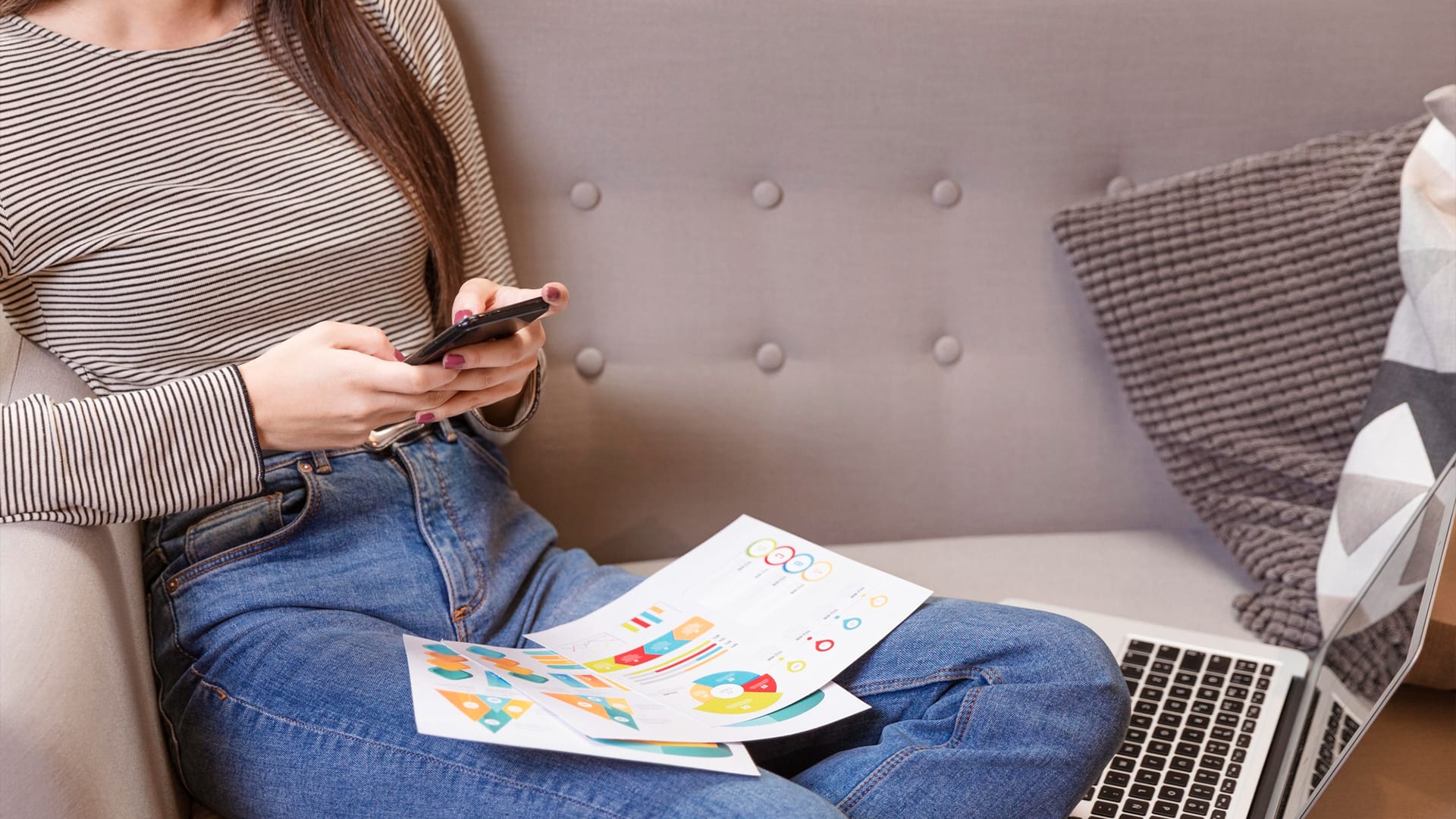 How Do Free Apps Make Money Without Ads? (2026)