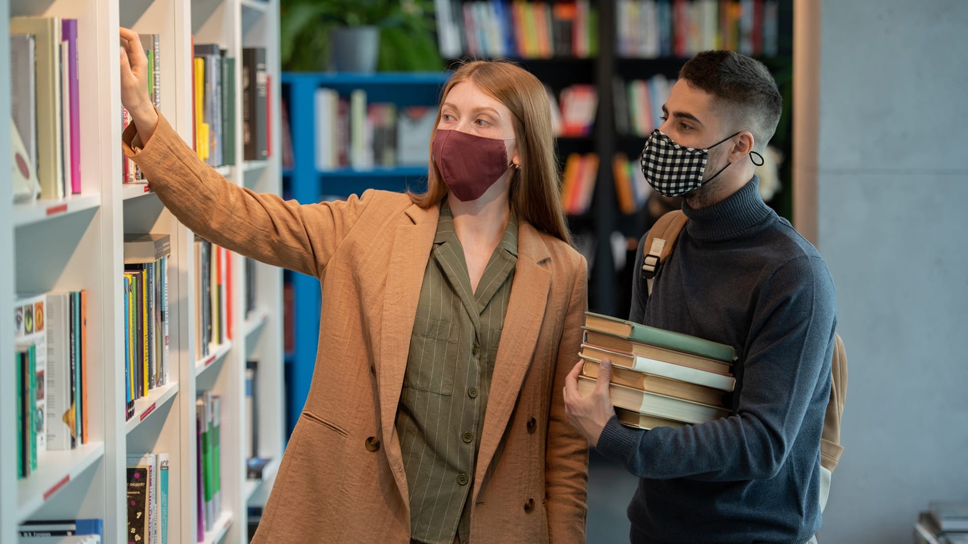 Book Description vs Book Blurb: What Is the Difference?
