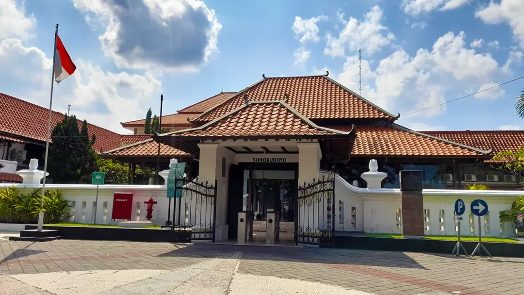 Tampak Depan Museum Sonobudoyo Yogyakarta