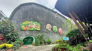 Tampak Depan Museum Affandi di Tepi Sungai Gajah Wong