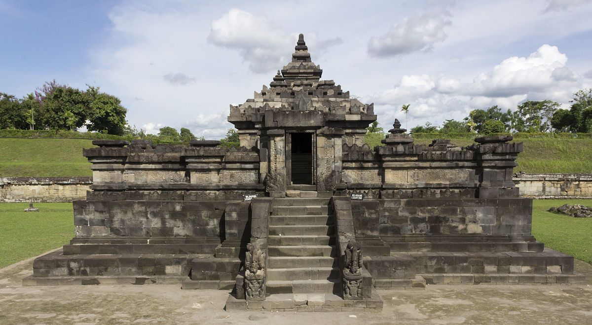 Pemandangan Candi Sambisari yang Berada di Bawah Tanah