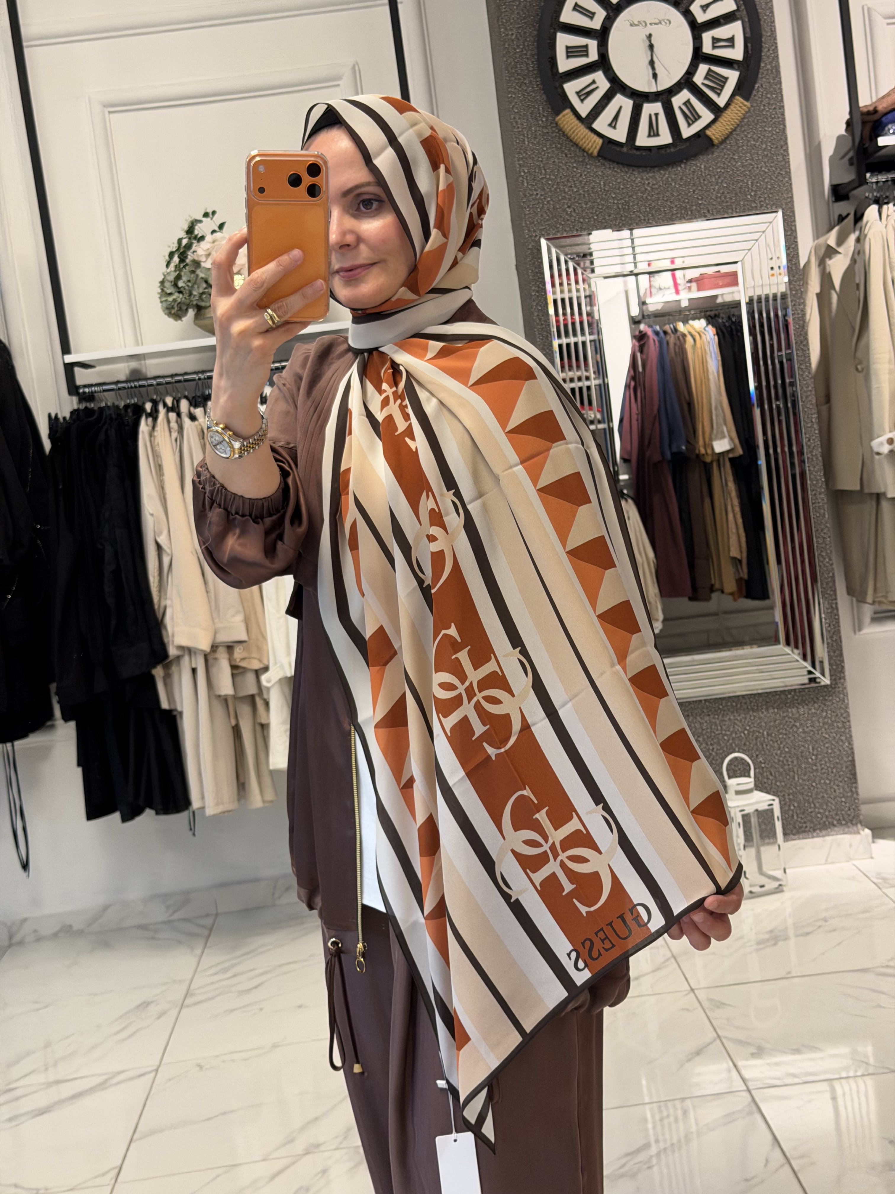 GUESS ŞAL
