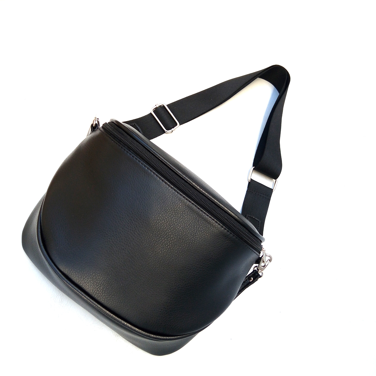 Bandolera Riñonera Mujer Negra Cuero Vegano