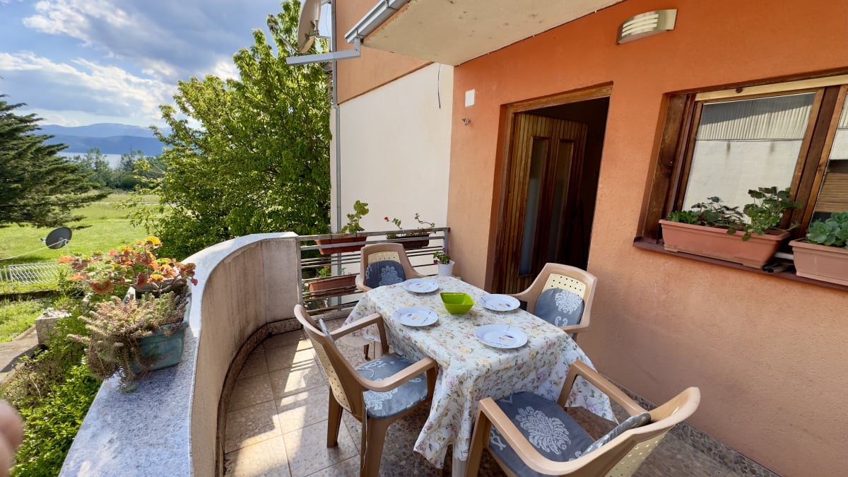 2-Bedroom - Side Terrace