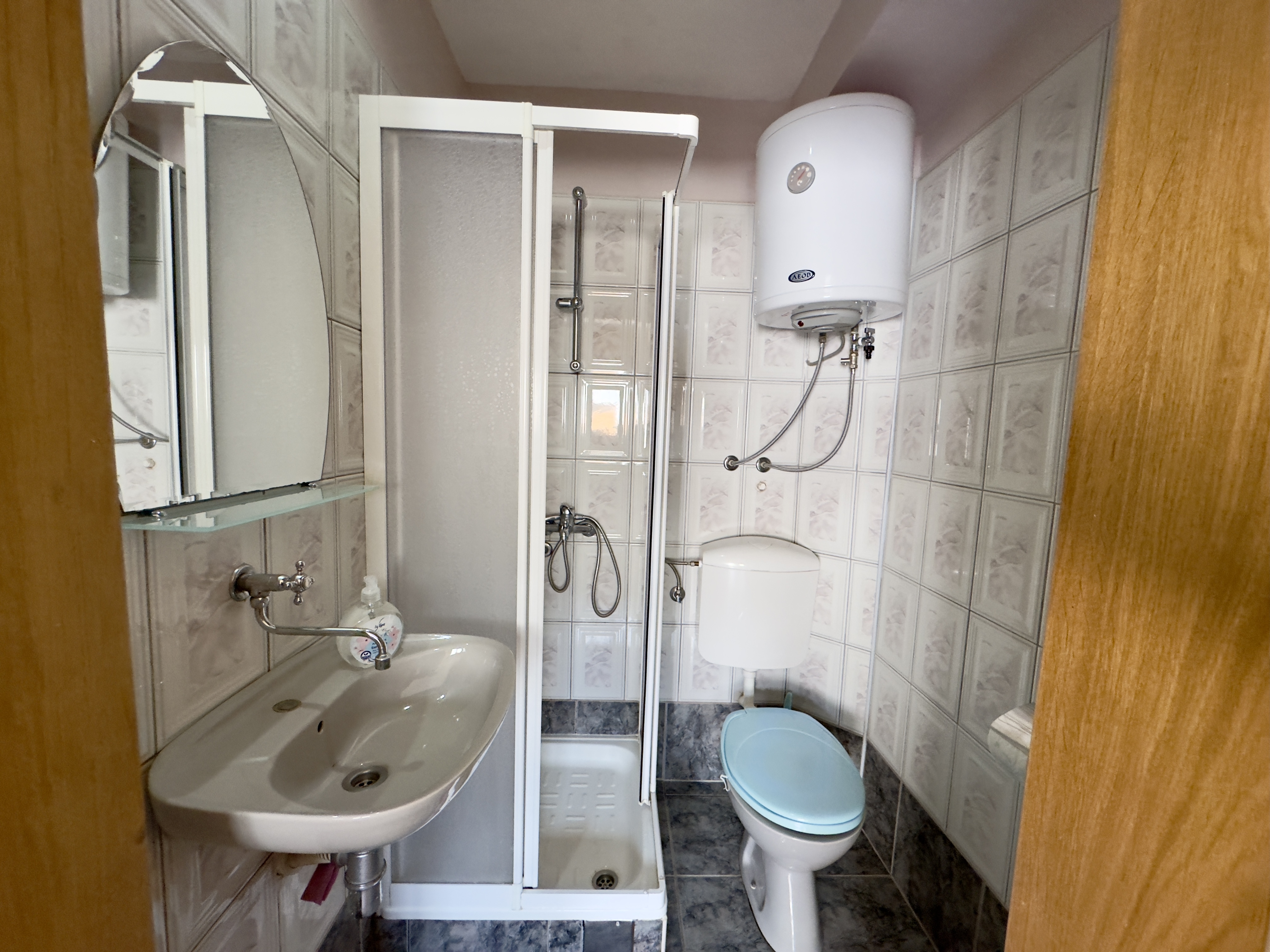 2-Bedroom Lake View - Bathroom