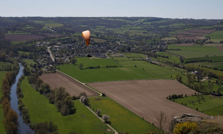 Paragliding Clecy