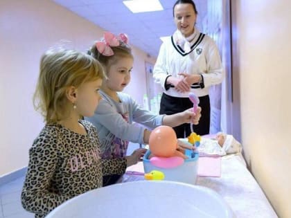 Консультации специалистов, экскурсия и подарки: в Подольском роддоме прошел день открытых дверей