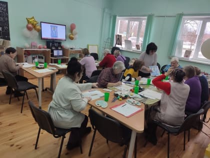 В Тучковской библиотеке рисовали зимних ангелов