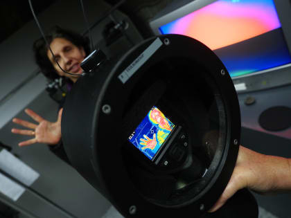 Пушковцы исследуют свет в физической кунсткамере