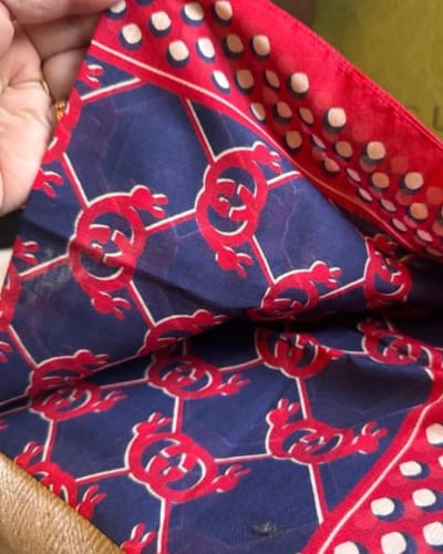 Brand NEW Gucci Red and Navy Designer Scarf NWT