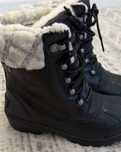 Sorel Waterproof with Cream Fur Trim