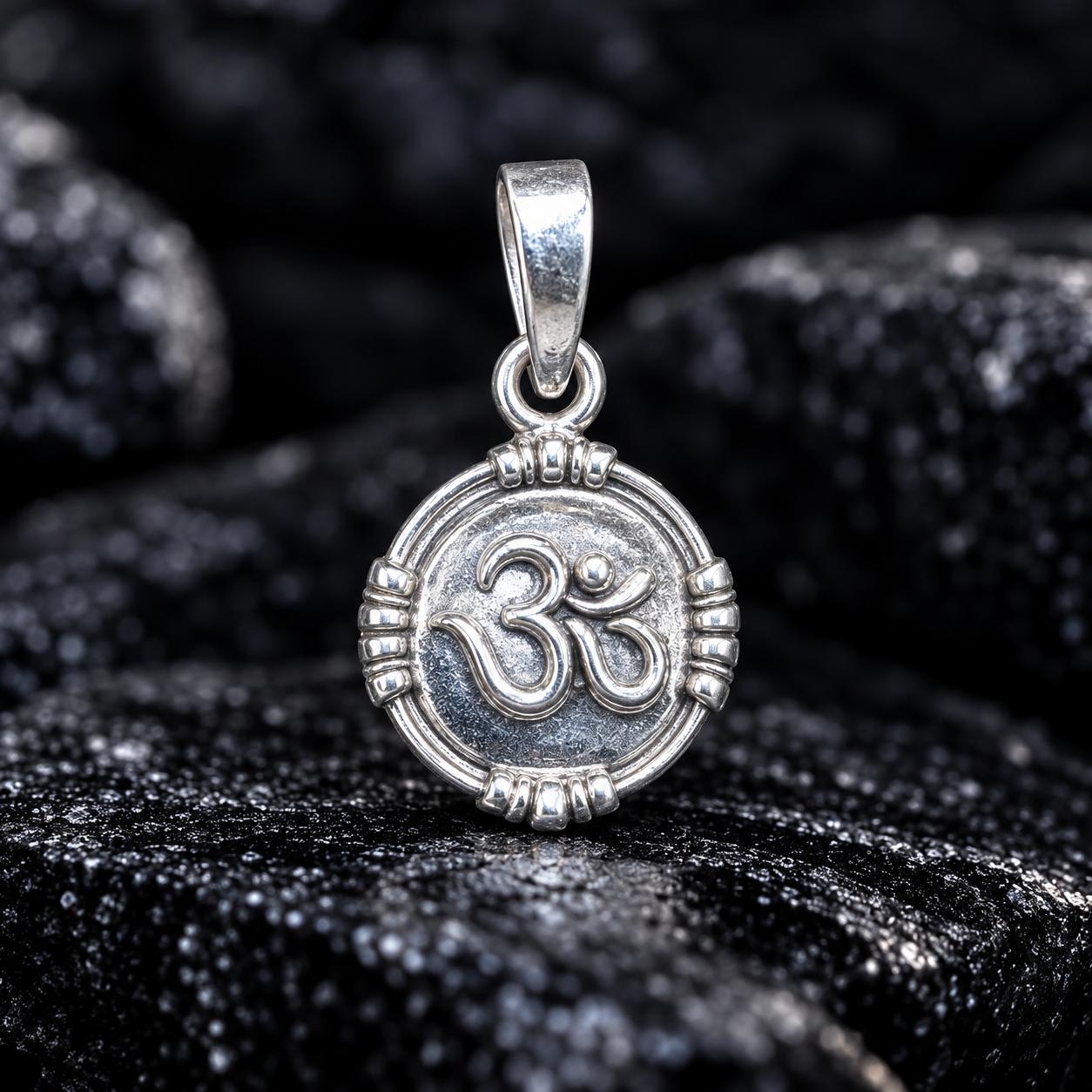 92.5 Om Unisex Italian Pendant