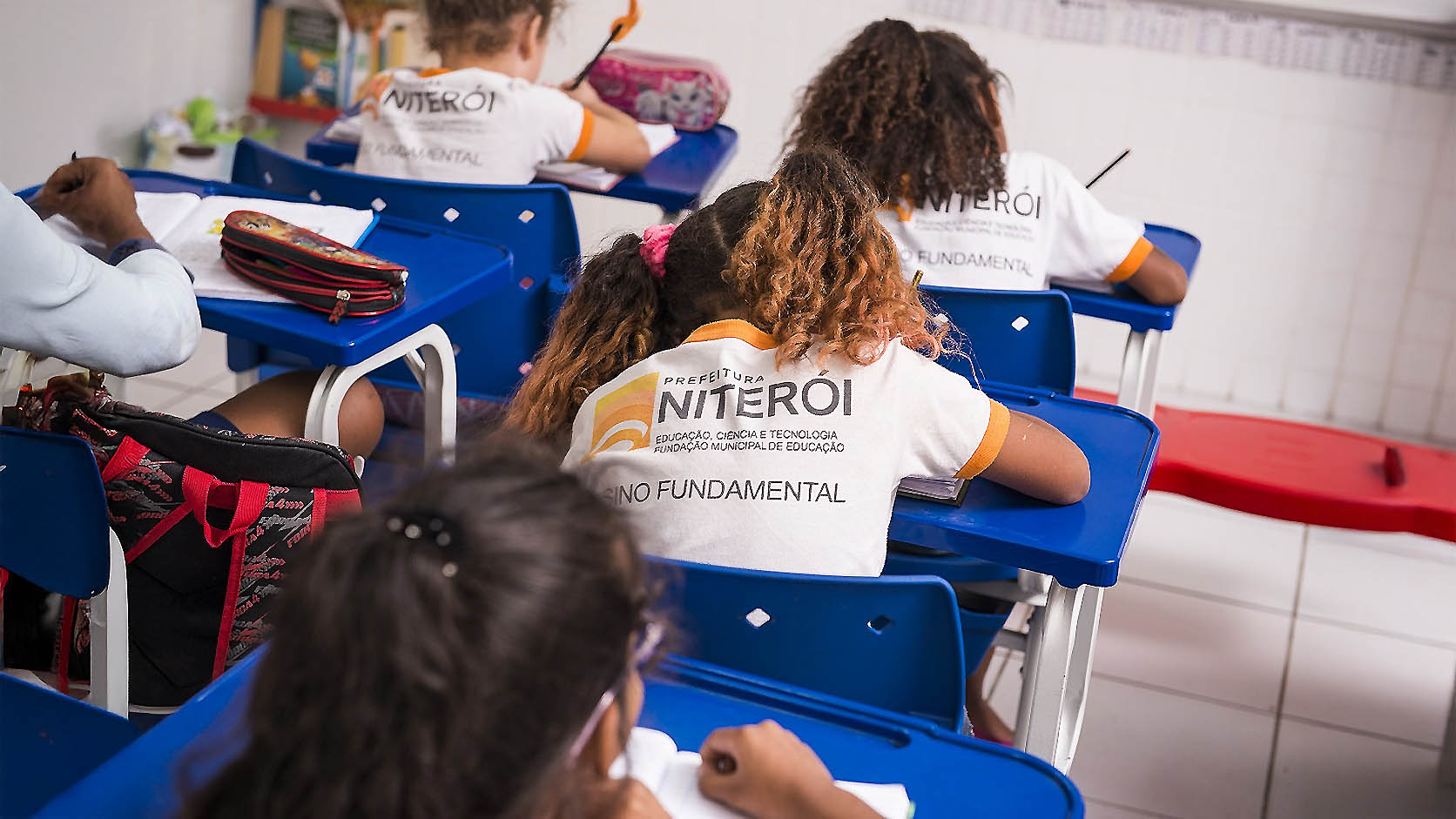 Niterói Abre 141 Vagas Temporárias Para Professores E Pedagogos Com Salários De Até R$ 3,8 Mil