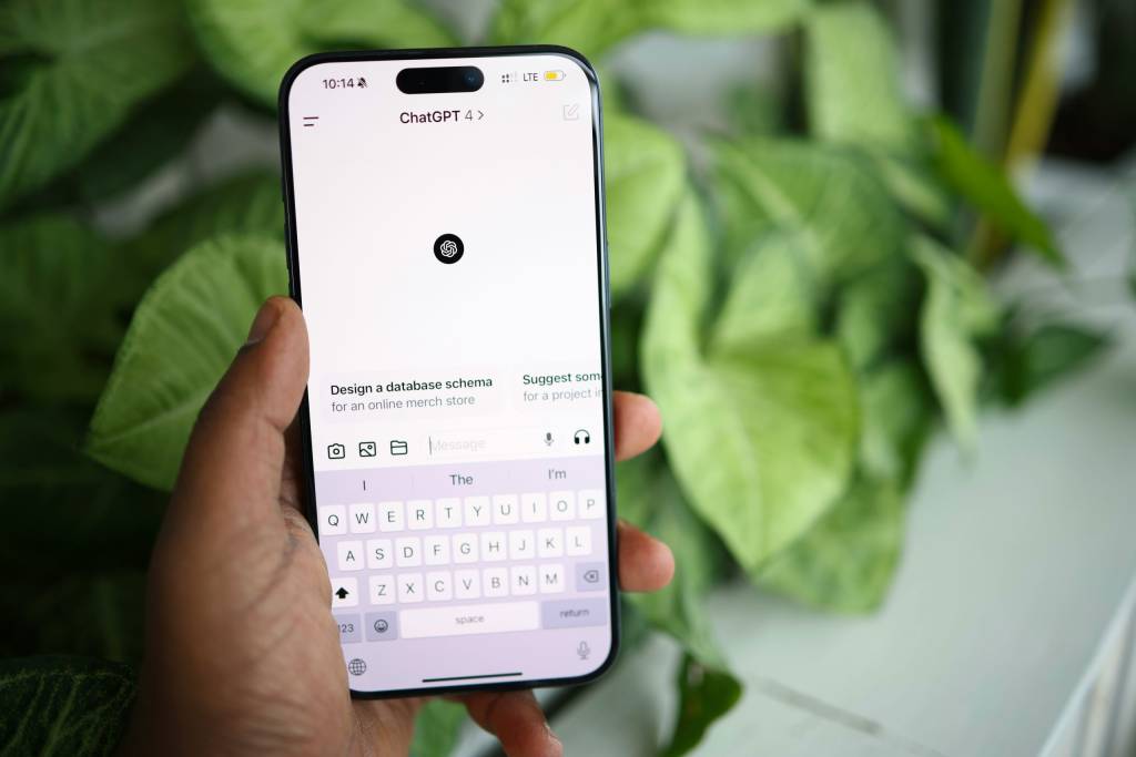OpenAI, Qualcomm y MediaTek colaboran en el diseño de chips para smartphones con IA.