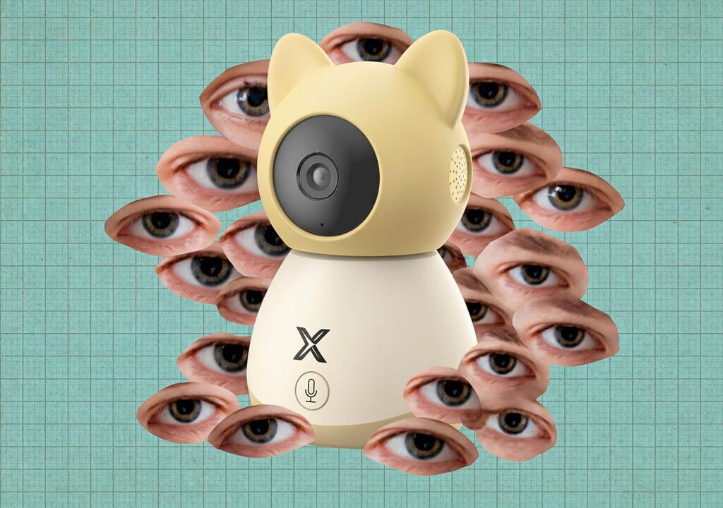 Una cámara de seguridad vigilabebés enfocada en una habitación de bebé vacía, con un aura de preocupación y vulnerabilidad.