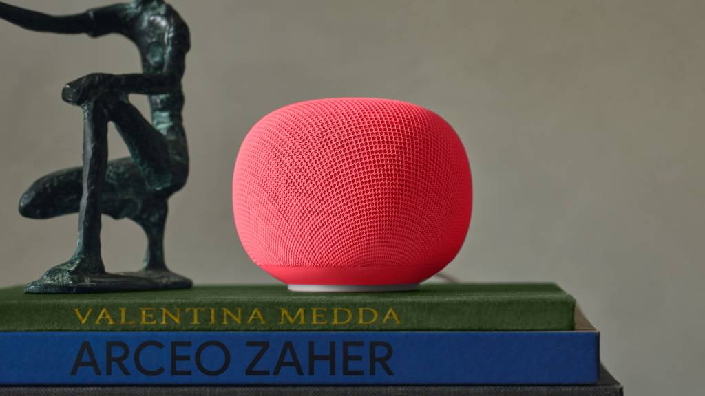 Google Home Speaker con pantalla mostrando la interfaz de Gemini