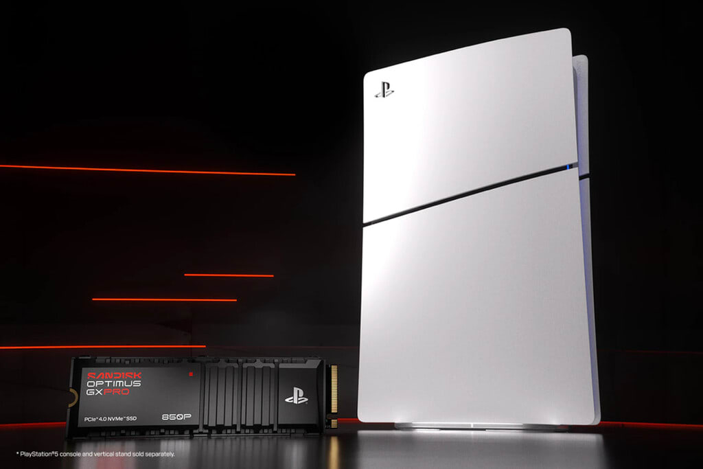 Una mano sosteniendo una unidad SSD de alta capacidad sobre un fondo oscuro con luces de neón azules y moradas, simbolizando la tecnología avanzada y el coste elevado.