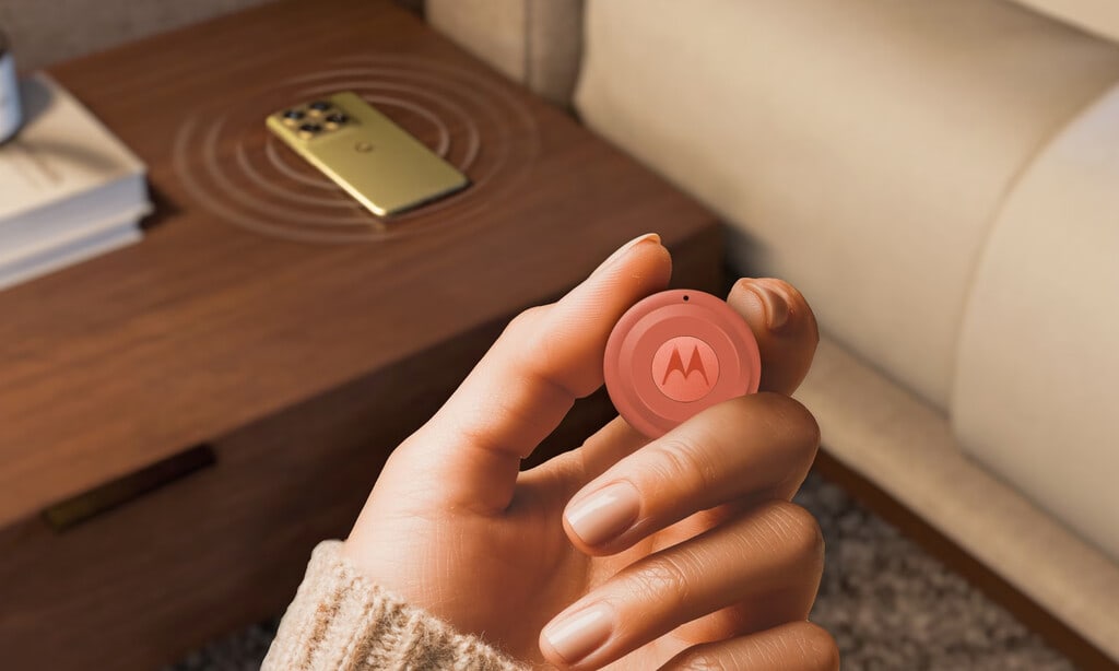Motorola Moto Tag 2 presentado en España, un localizador inteligente esférico y compacto con resistencia al agua.