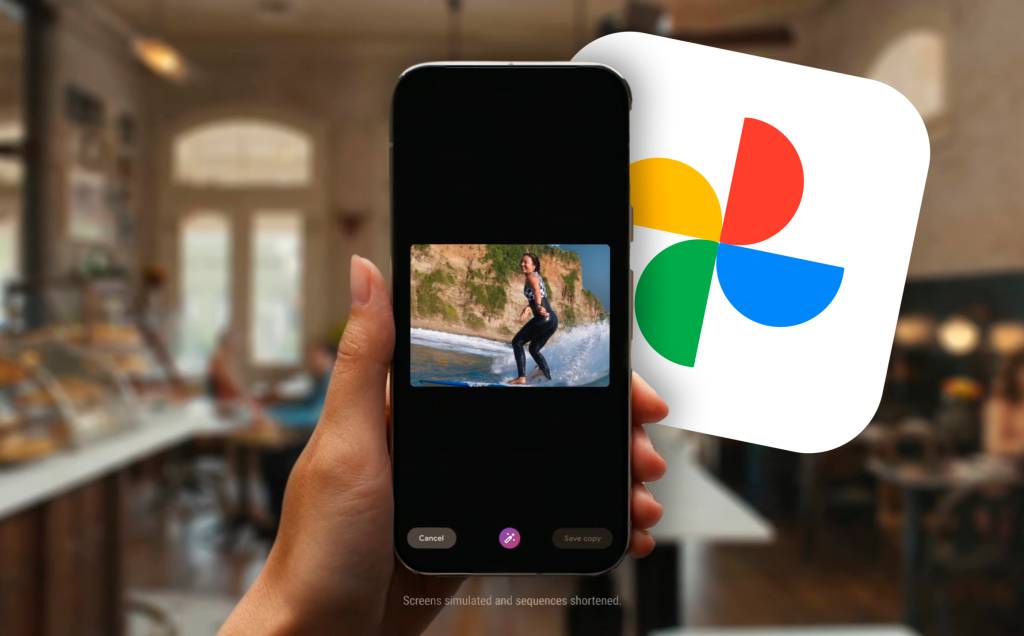 Una persona utilizando un smartphone mostrando la interfaz de Google Fotos con un icono de ojo tachado sobre una imagen.