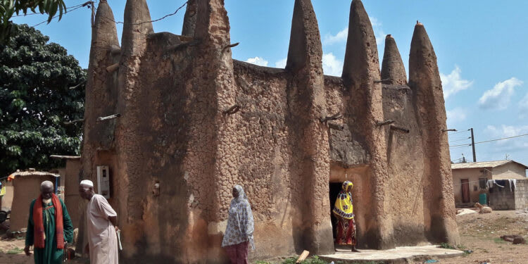 La-mosquée-de-style-soudanais-de-MBengue-750x375.jpg