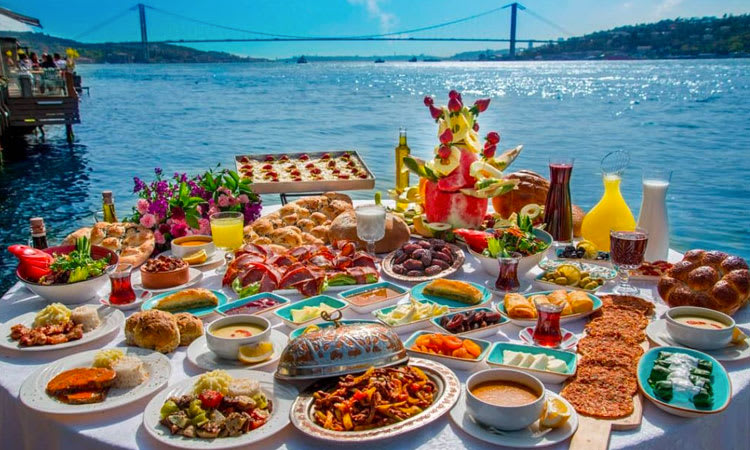 le-petit-dejeuner-a-istanbul.jpg