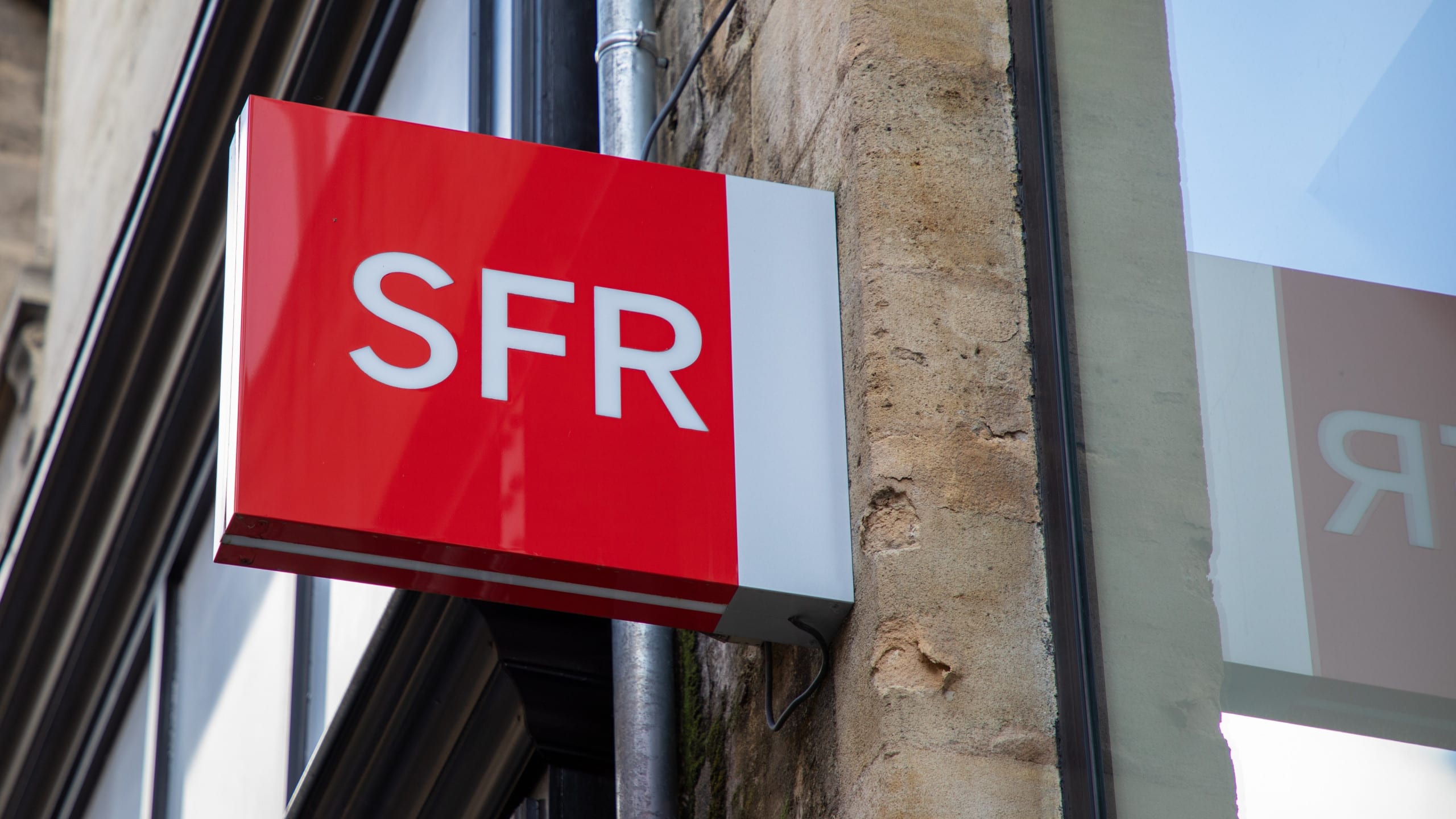 initial-operateur-mobile-sfr.jpg