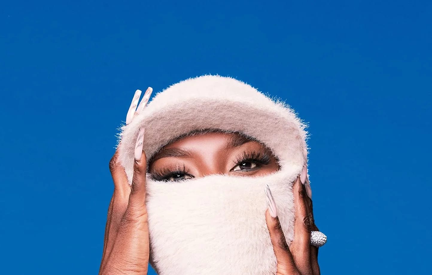 Voici Les Accessoires de Mode Incontournables pour l'Hiver 2025