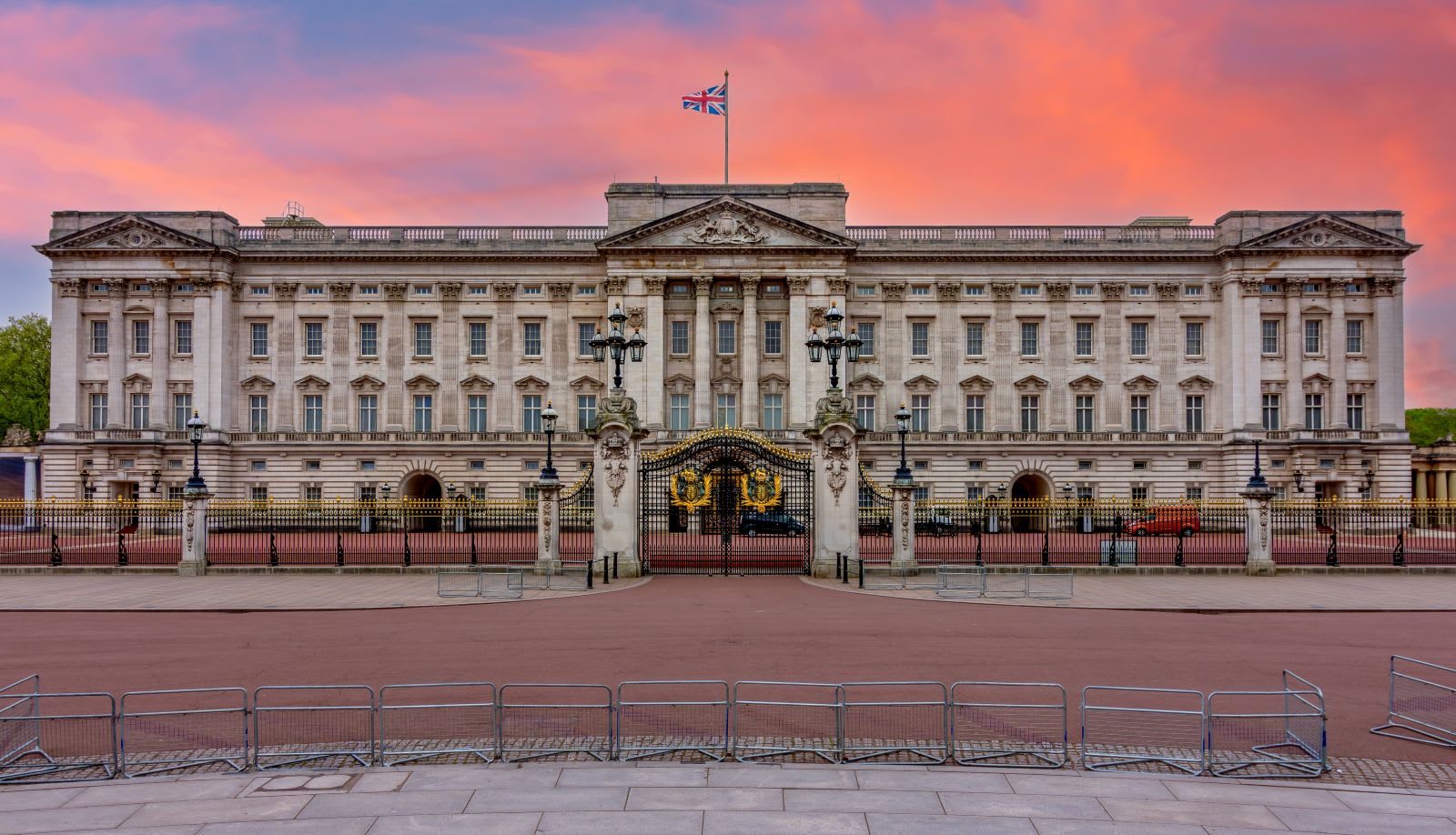 Buckingham Palace.jpg