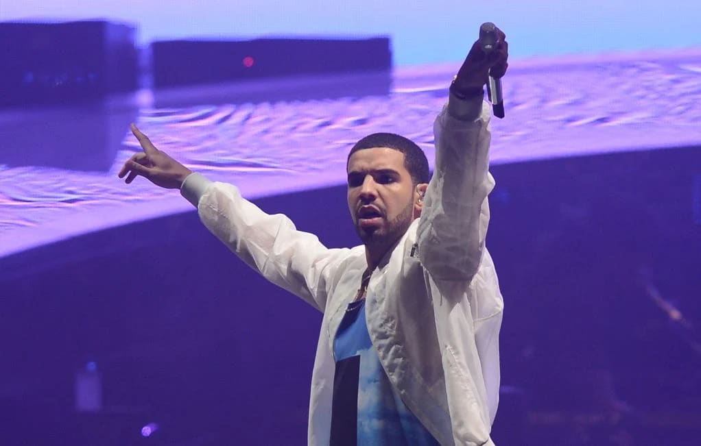 1444x920_les-places-pour-les-concerts-parisiens-de-drake-les-7-et-8-septembre-2025-sont-en-prevente-ce-jeudi-5-juin.webp