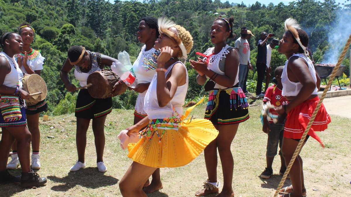 L'Indlamu danse sud africaine.jpg