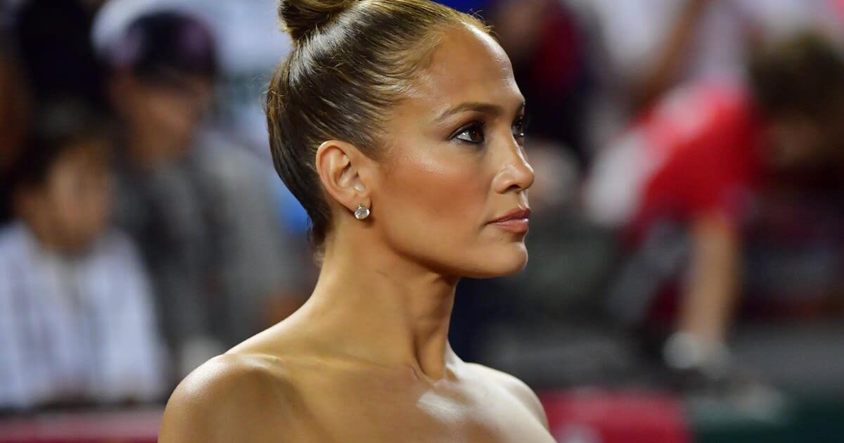 jennifer-lopez-porte-le-top-knot.jpeg