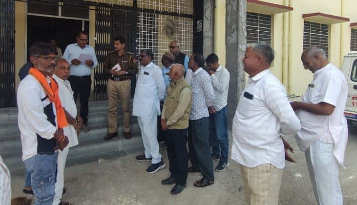 लोकार्पण पट्टिका तोड़ने पर भाजपा का ज्ञापन सौंपा