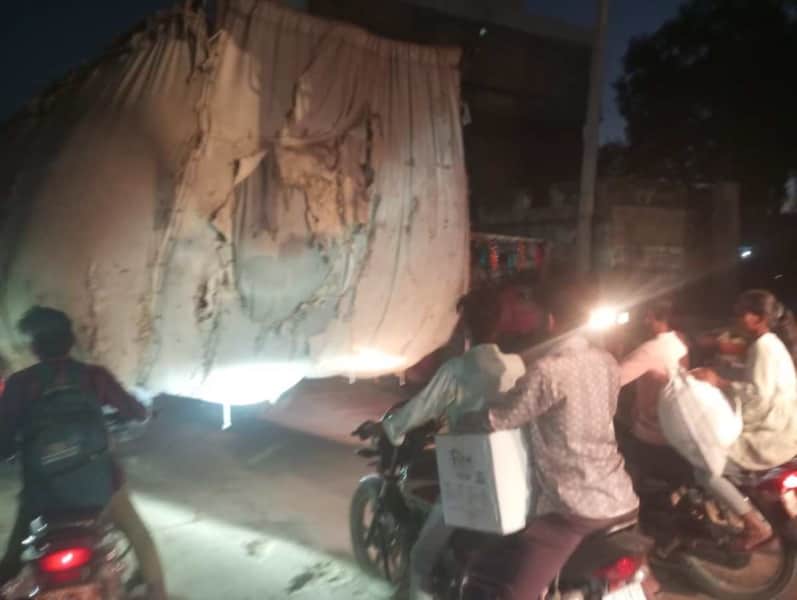 बोहत कस्बे में ओवरलोड भूसा ट्रॉलियों से रोज लगता जाम