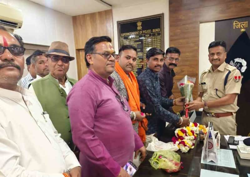 बूंदी में पुजारी महासंघ ने पुलिस अधीक्षक का स्वागत किया