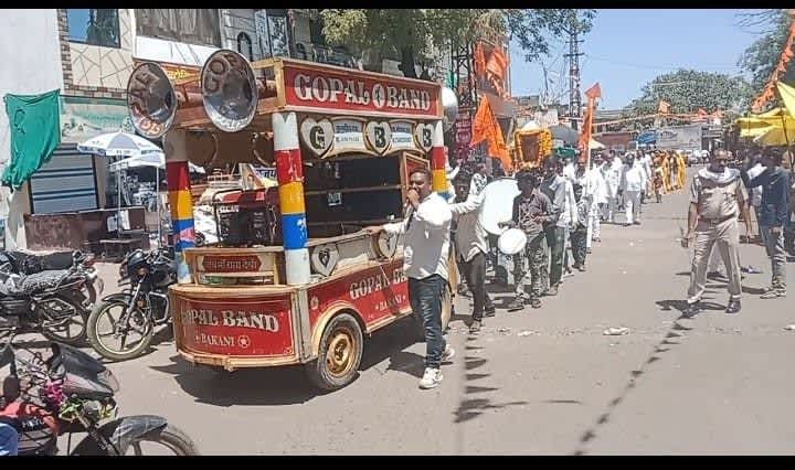 रामनवमी पर बकानी में स्वर्णकार समाज की भव्य शोभायात्रा निकली