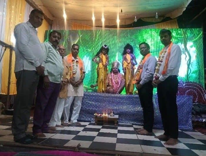मांगरोल कुंज चौक पर रामलीला में बाली सुग्रीव युद्ध