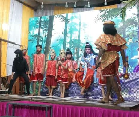 हनुमान लंका दहन लीला से गूंजा रामलीला मंच दर्शक