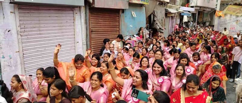 निवाई में भगवान महावीर जन्म कल्याणक की भव्य रथयात्रा