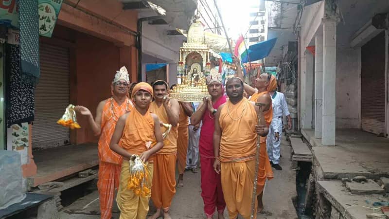 मांगरोल में महावीर स्वामी जयंती पर निकली भव्य रथयात्रा