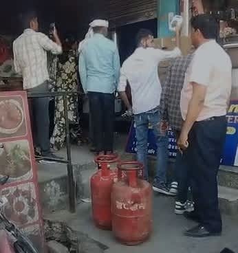मकराना में अवैध गैस उपयोग पर कार्रवाई, 25 सिलेंडर जब्त
