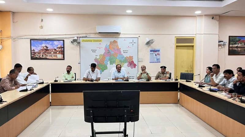जिले में राजकीय कार्यालयों का सघन निरीक्षण एवं मॉनिटरिंग