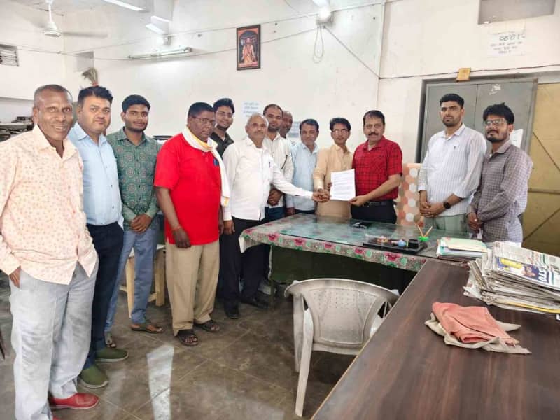 शिक्षकों ने ग्रीष्मकालीन अवकाश कटौती निरस्त करने की मांग