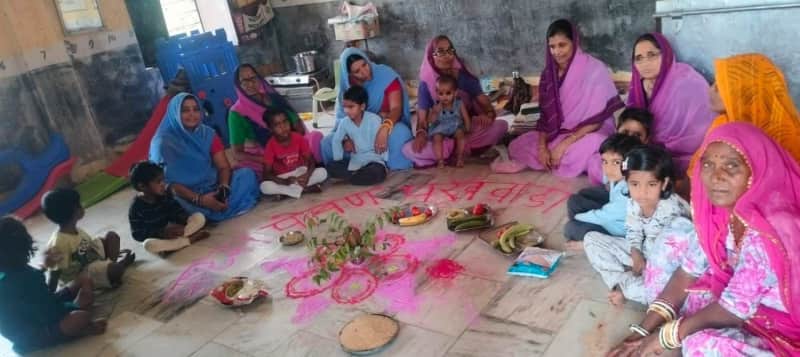 उनियारा खुर्द में पोषण पखवाड़े पर महिलाओं को किया जागरूक