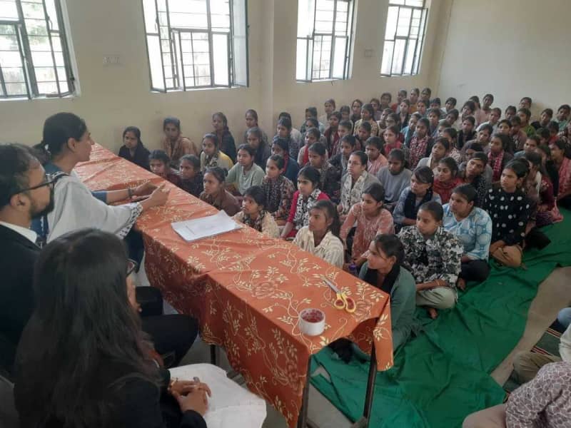 बोहत स्कूल में विधिक जागरूकता शिविर, साइबर सुरक्षा पर जानकारी