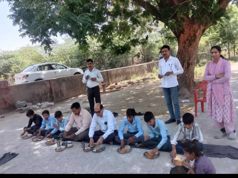 एडीईओ सीताराम साहू ने स्कूलों का निरीक्षण कर व्यवस्था जांची