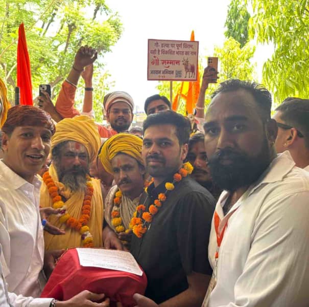 टोडारायसिंह में गौभक्तों की रैली, 18 हजार हस्ताक्षर सहित ज्ञापन